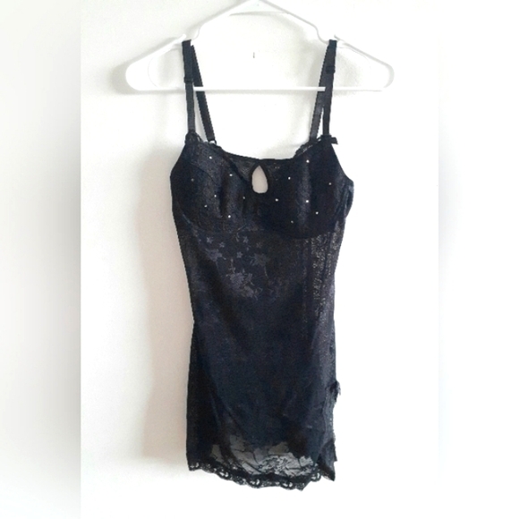 Lace nightie/dress with diamond detail and matching undies - Picture 6 of 16